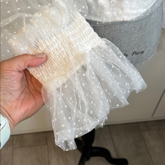 NWOT Elegant White Sheer Chiffon Deep V Puff Sleeve Top, Size M - Picture 4 of 11